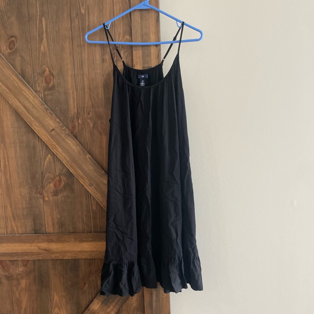 GAP Black Scoop Neck Spaghetti Strap Dress